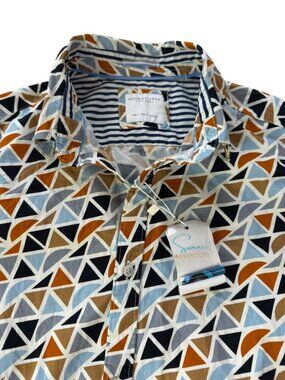 New NWT Men's Button Down Shirt, Short Sleeve.  Geometric Triangles Ricky Singh